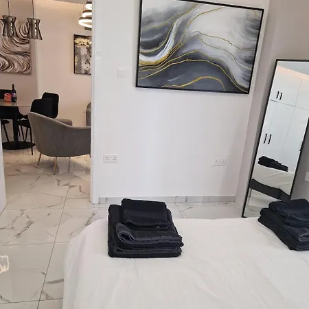 Apartmán 2 Bedroom Modern In The Heart Of Larnaca! *
