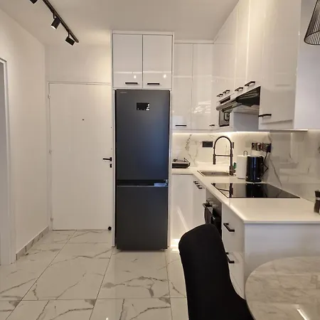 Apartmán 2 Bedroom Modern In The Heart Of Larnaca! *